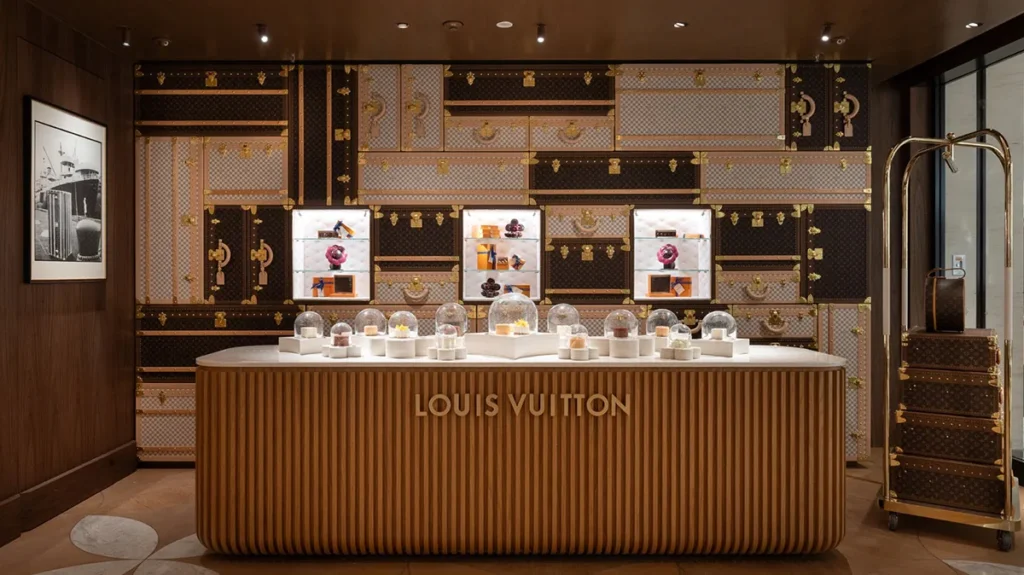 Louis Vuitton khai trương cửa hàng hình con tàu khổng lồ tại Thượng Hải Louis Vuitton khai trương cửa hàng hình con tàu khổng lồ tại Thượng Hải