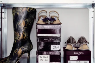 Jimmy Choo kỷ niệm ba thập niên di sản với BST “The Archives: 1997-2001”