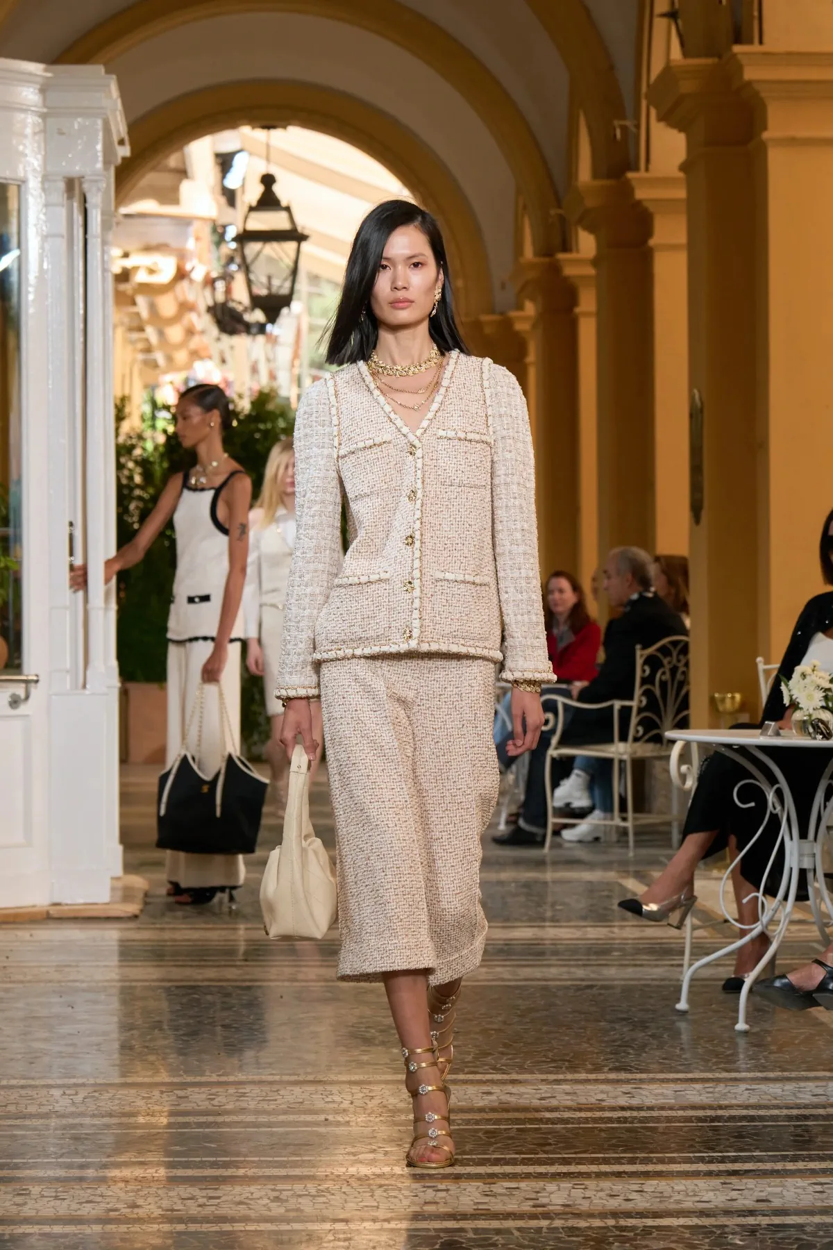 Bộ sưu tập Chanel Cruise 2026 tôn vinh vẻ đẹp sang trọng của phong cách sống dolce vita