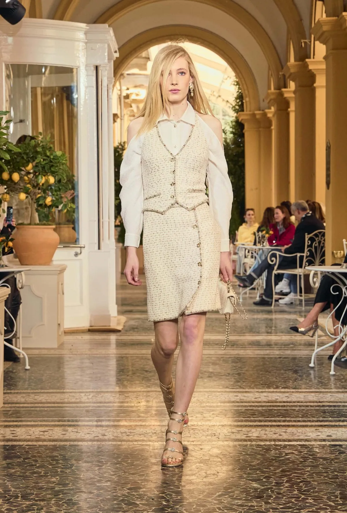 Bộ sưu tập Chanel Cruise 2026 tôn vinh vẻ đẹp sang trọng của phong cách sống dolce vita