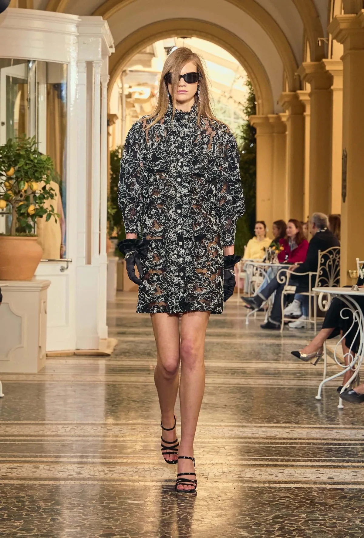 Bộ sưu tập Chanel Cruise 2026 tôn vinh vẻ đẹp sang trọng của phong cách sống dolce vita