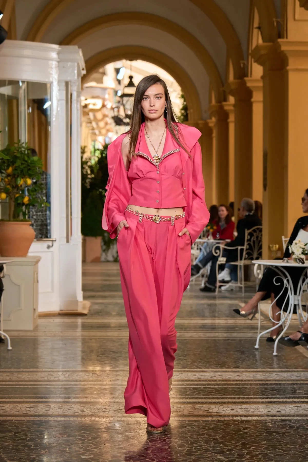 Bộ sưu tập Chanel Cruise 2026 tôn vinh vẻ đẹp sang trọng của phong cách sống dolce vita