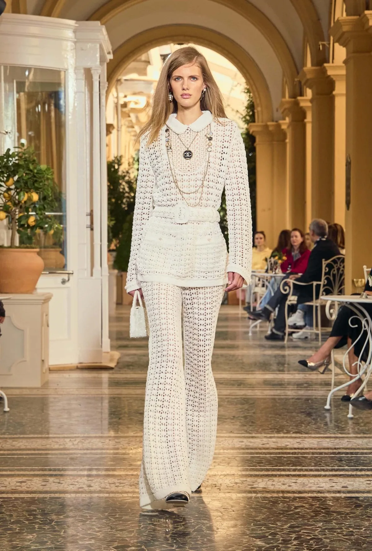Bộ sưu tập Chanel Cruise 2026 tôn vinh vẻ đẹp sang trọng của phong cách sống dolce vita