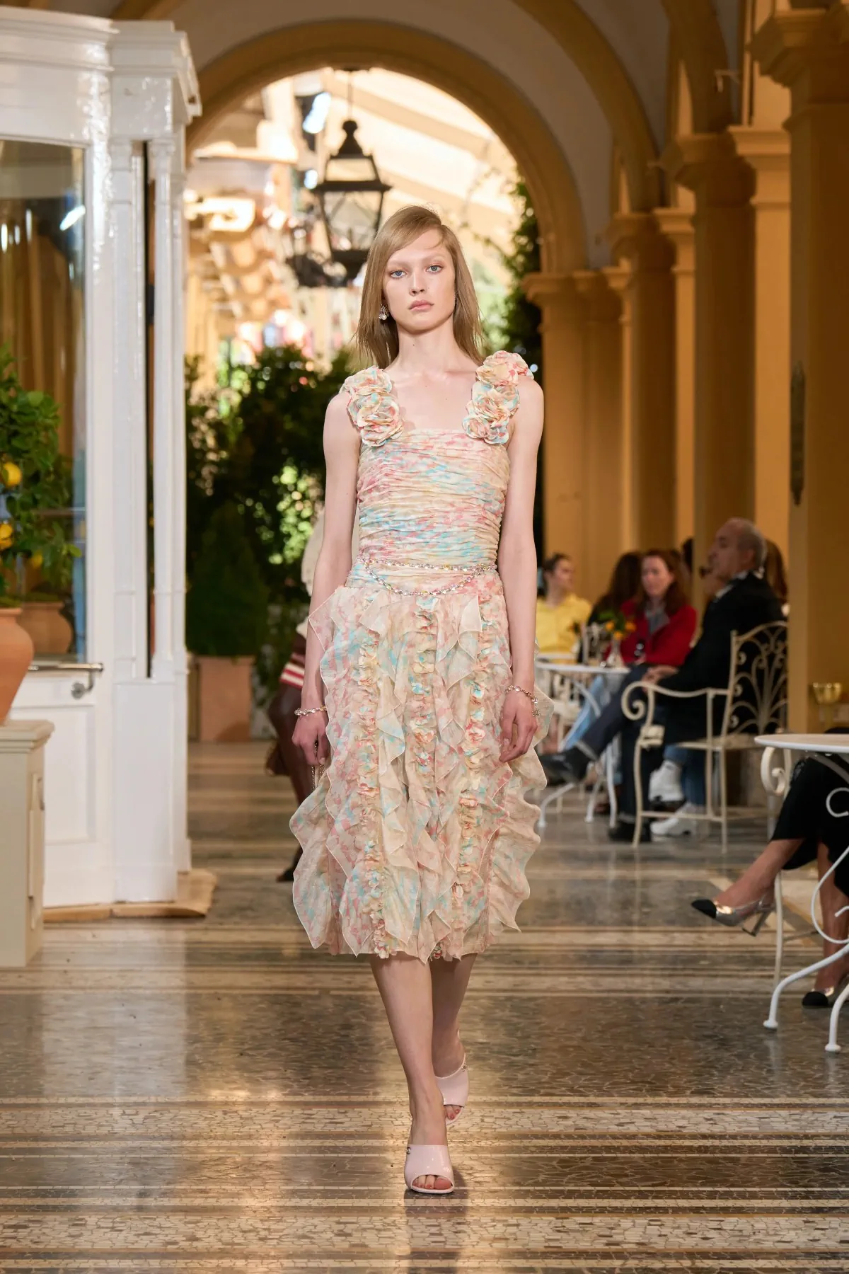 Bộ sưu tập Chanel Cruise 2026 tôn vinh vẻ đẹp sang trọng của phong cách sống dolce vita
