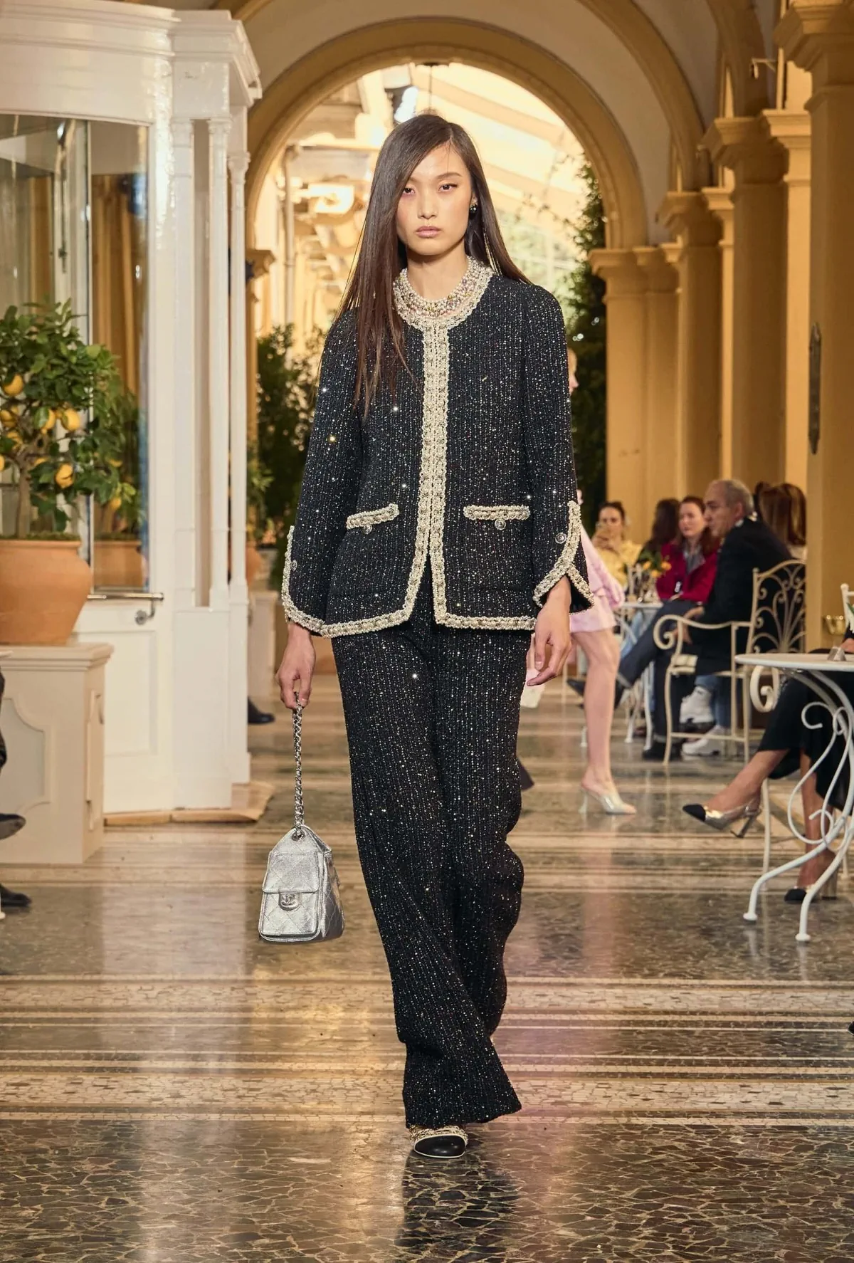 Bộ sưu tập Chanel Cruise 2026 tôn vinh vẻ đẹp sang trọng của phong cách sống dolce vita