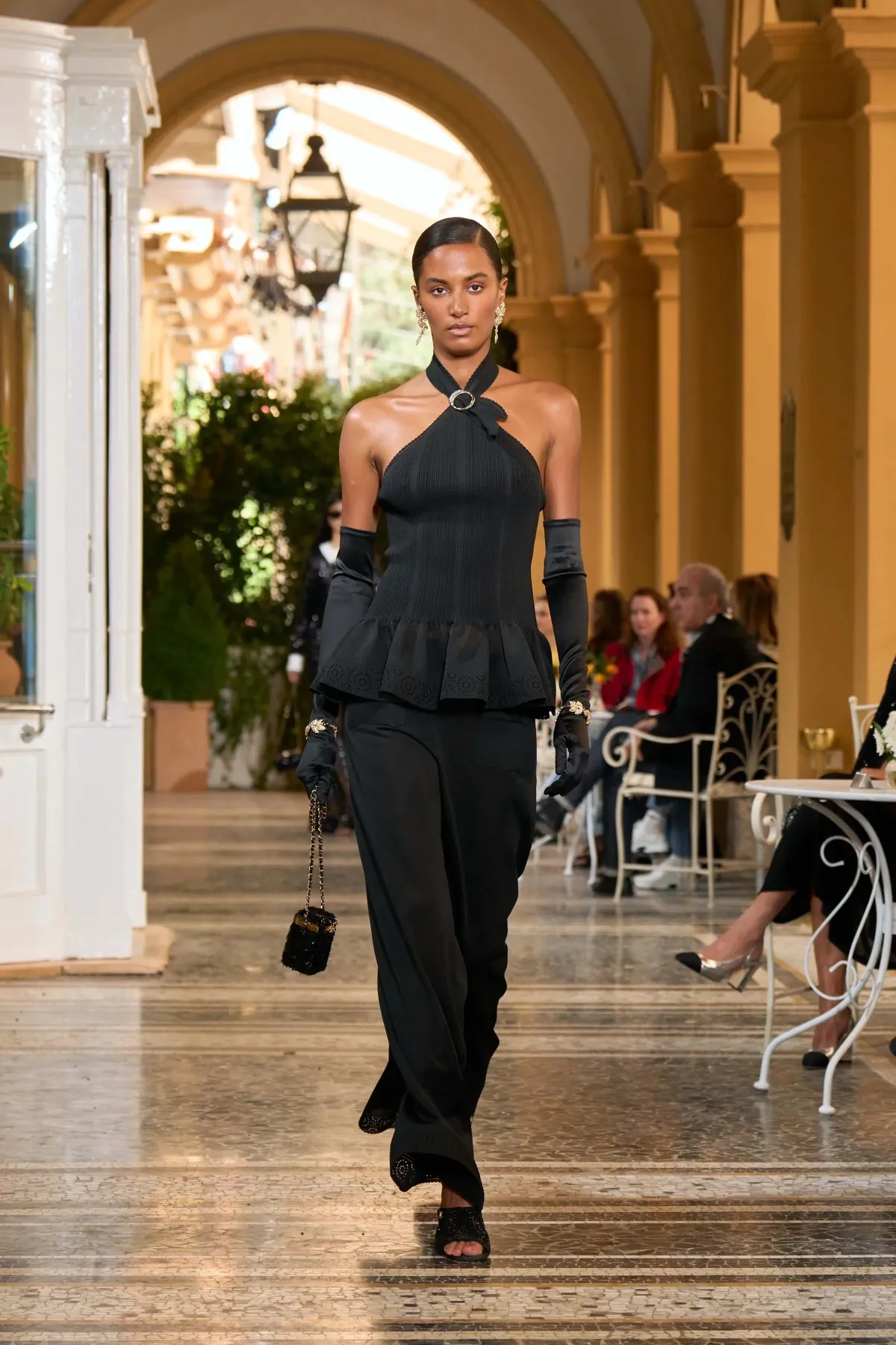 Bộ sưu tập Chanel Cruise 2026 tôn vinh vẻ đẹp sang trọng của phong cách sống dolce vita