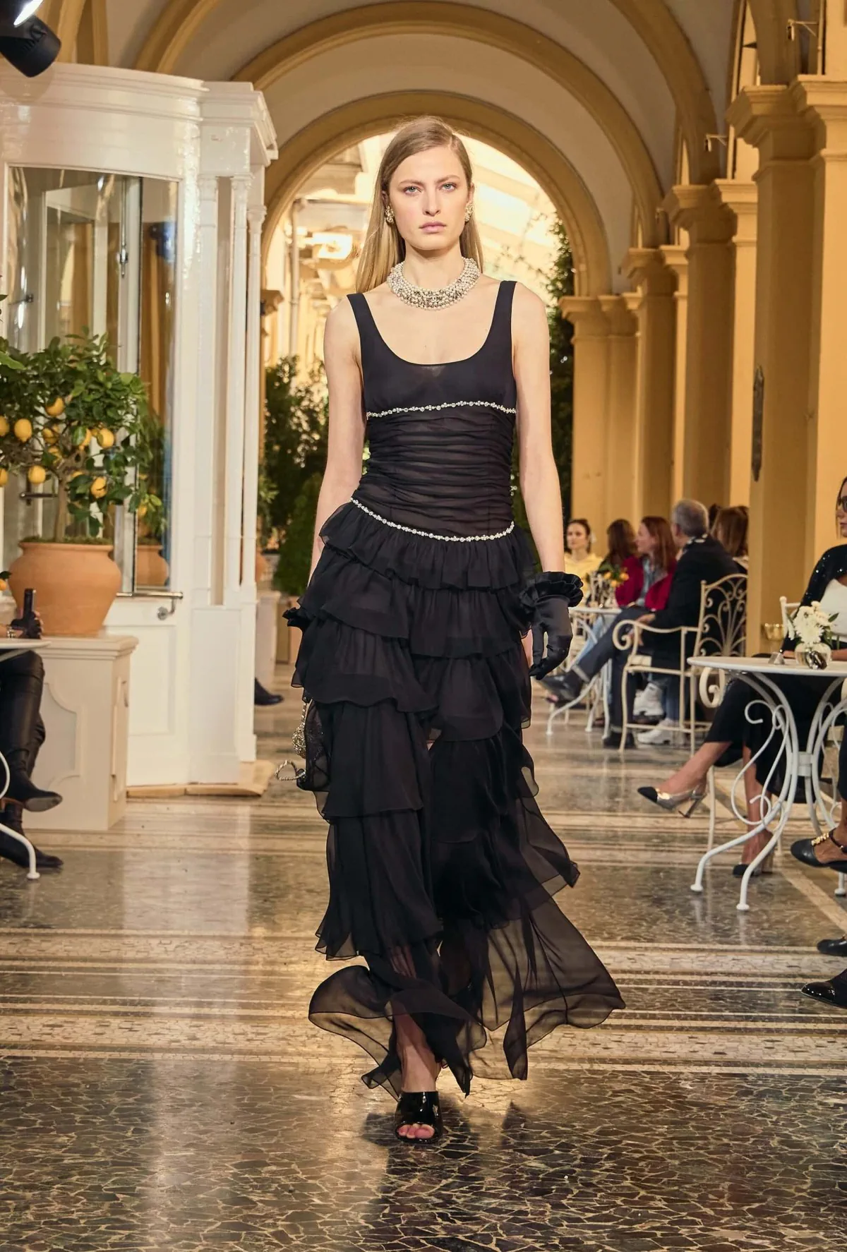 Bộ sưu tập Chanel Cruise 2026 tôn vinh vẻ đẹp sang trọng của phong cách sống dolce vita