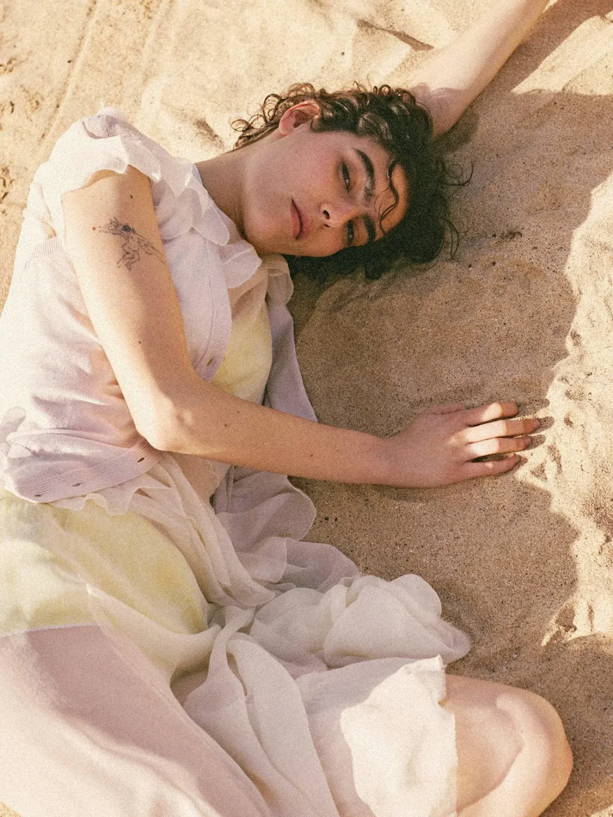 Elle Italia 22/05/2025: Julia Pacha chụp bởi Alessandro Burzigotti