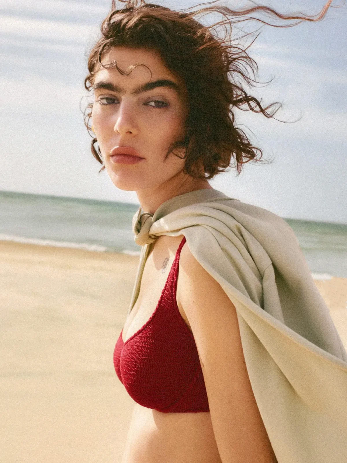 Elle Italia 22/05/2025: Julia Pacha chụp bởi Alessandro Burzigotti