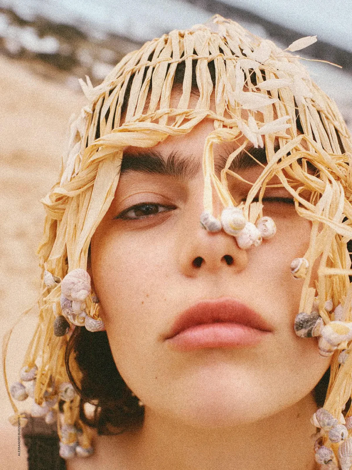 Elle Italia 22/05/2025: Julia Pacha chụp bởi Alessandro Burzigotti