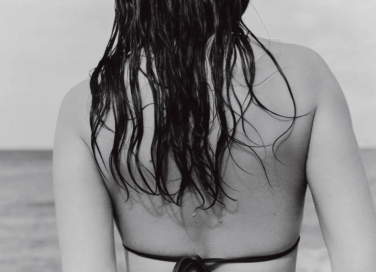 Madame Figaro 30/05/2025: Laetitia Casta chụp bởi Charlotte Navio