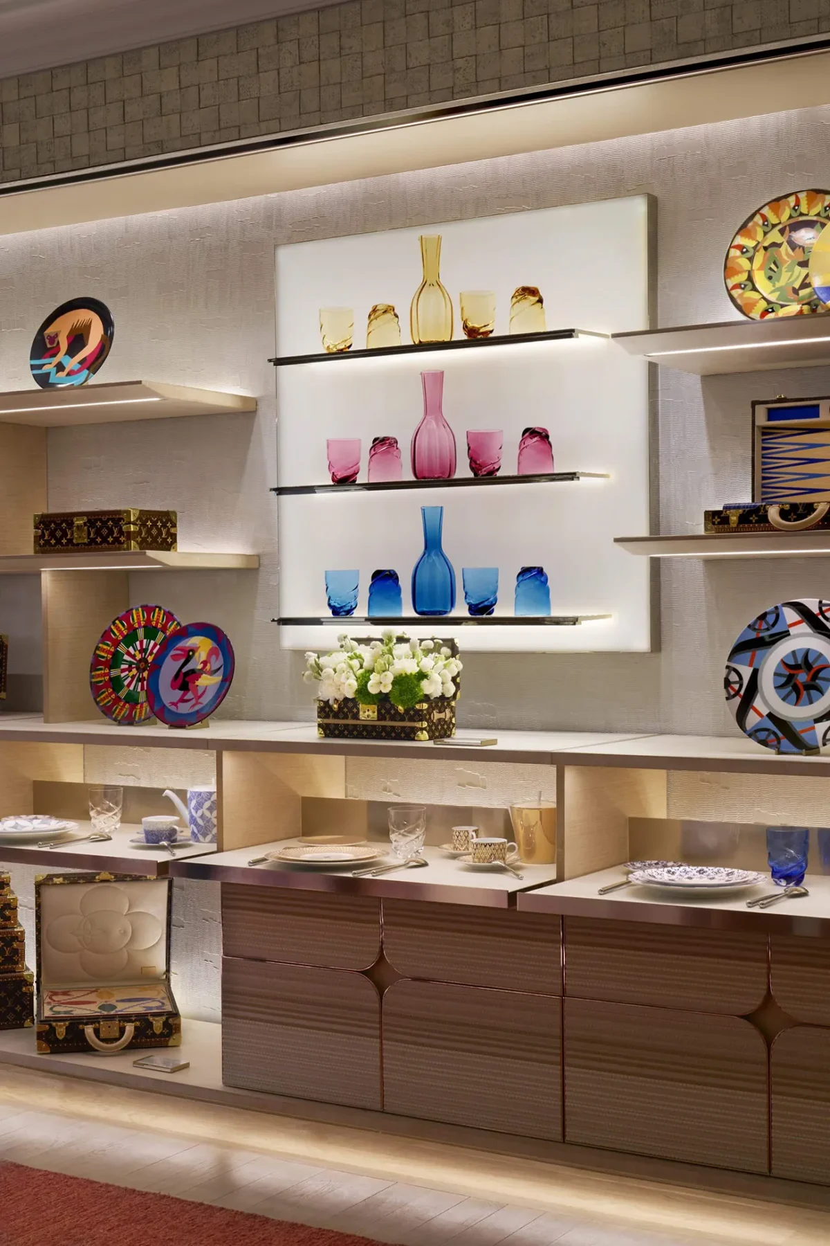 Louis Vuitton mở cửa trở lại flagship tại Milan, bổ sung nhà hàng và quán cafe sang trọng