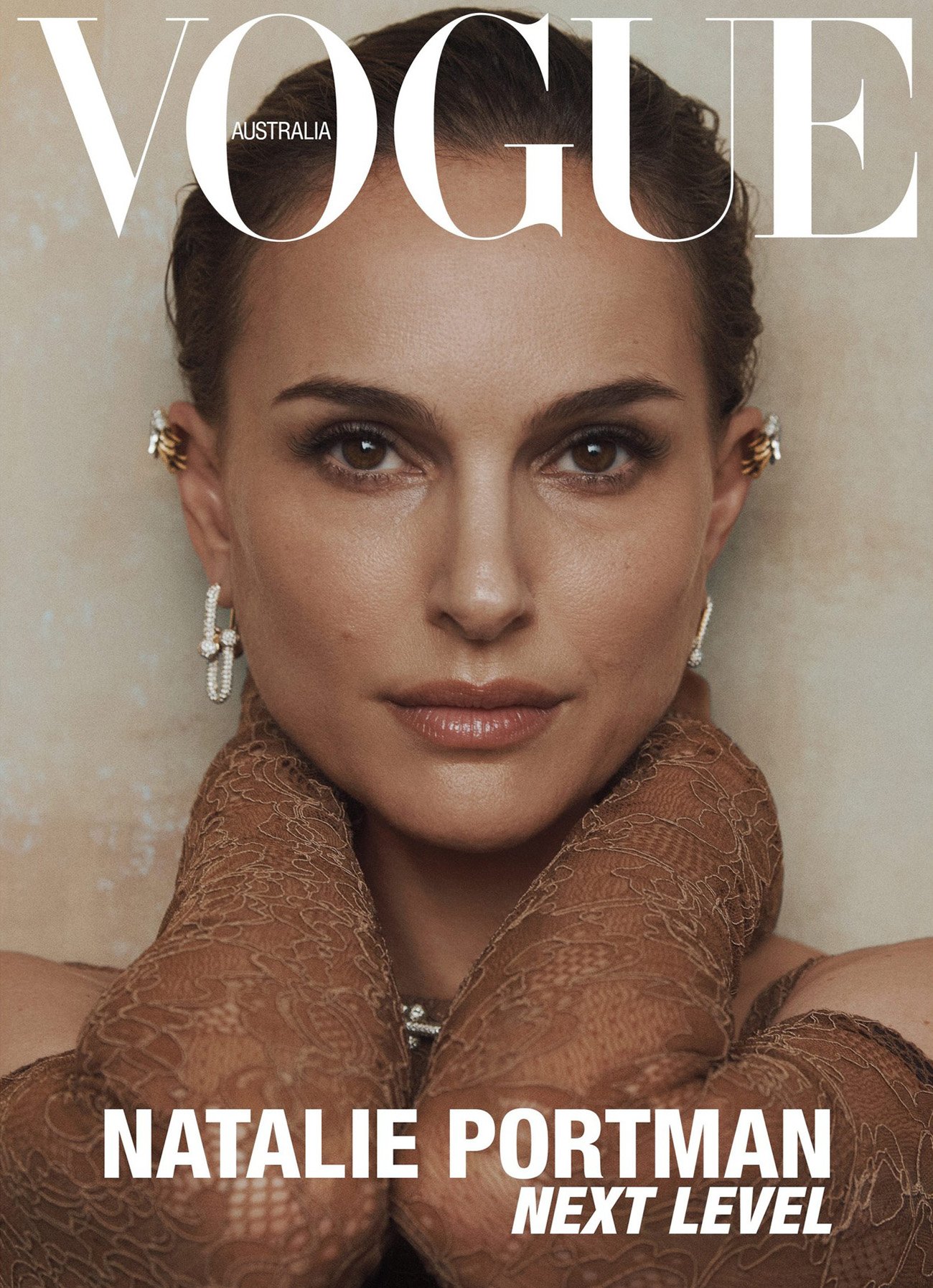 Vogue Australia 05/2025: Natalie Portman tỏa sáng cùng Tiffany & Co., chụp bởi Lachlan Bailey