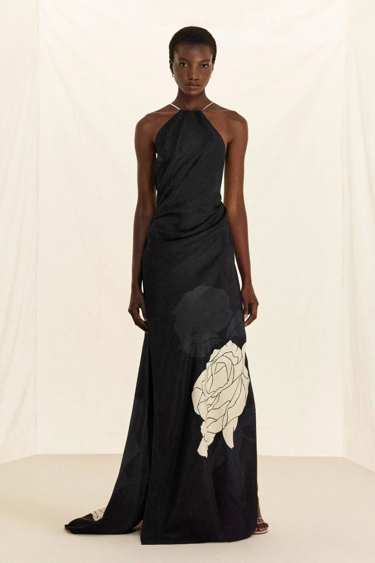 Victoria Beckham Resort 2026: Trở lại New York, nguồn cảm hứng từ hội họa và sự bất ngờ