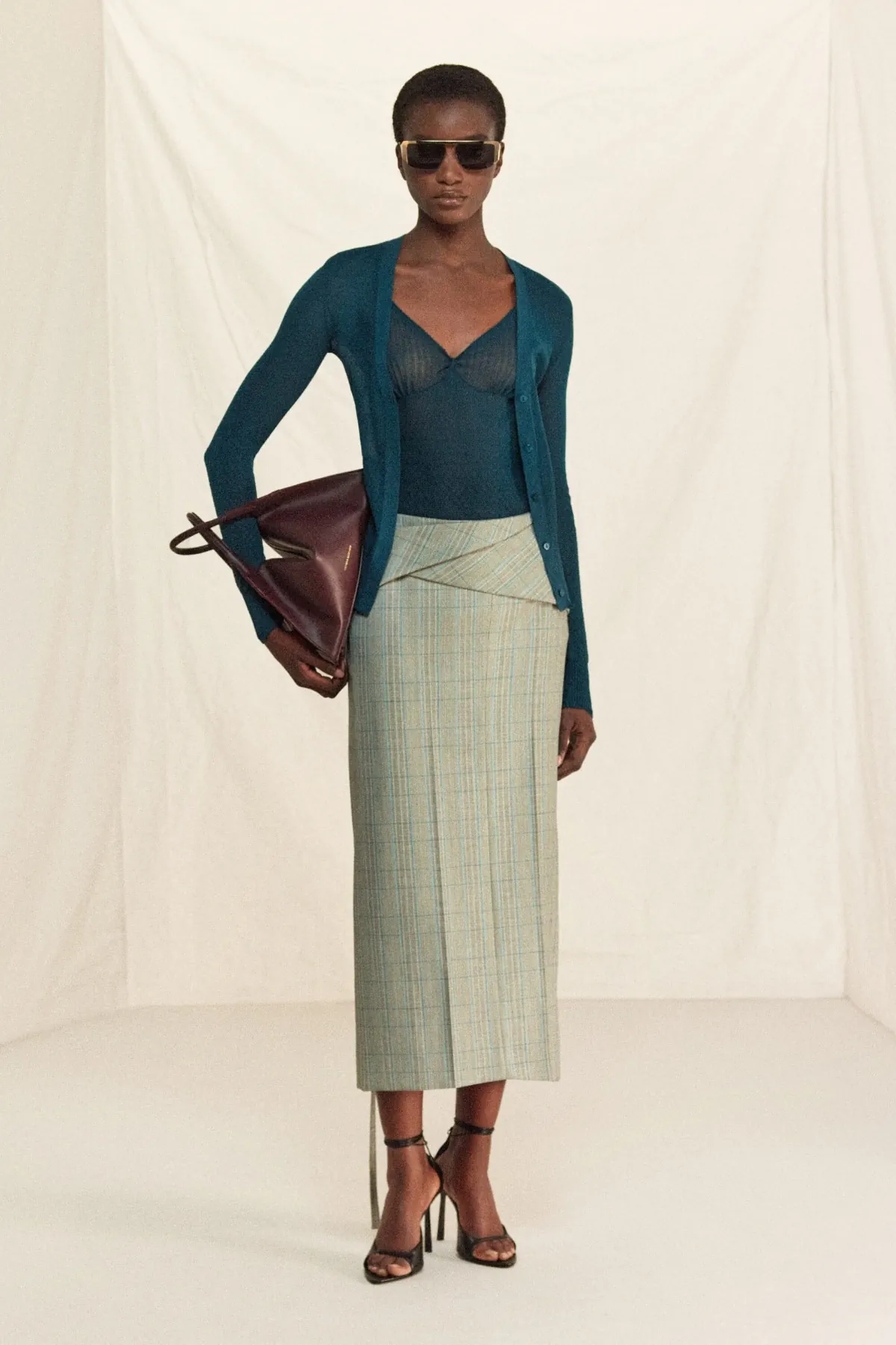 Victoria Beckham Resort 2026: Trở lại New York, nguồn cảm hứng từ hội họa và sự bất ngờ