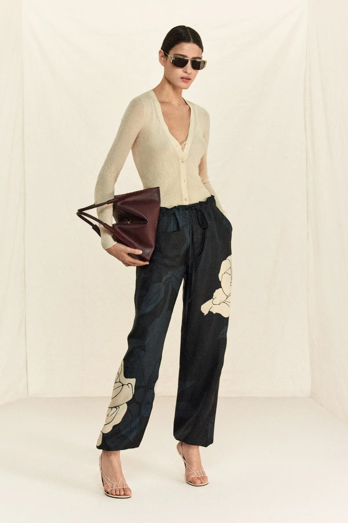 Victoria Beckham Resort 2026: Trở lại New York, nguồn cảm hứng từ hội họa và sự bất ngờ
