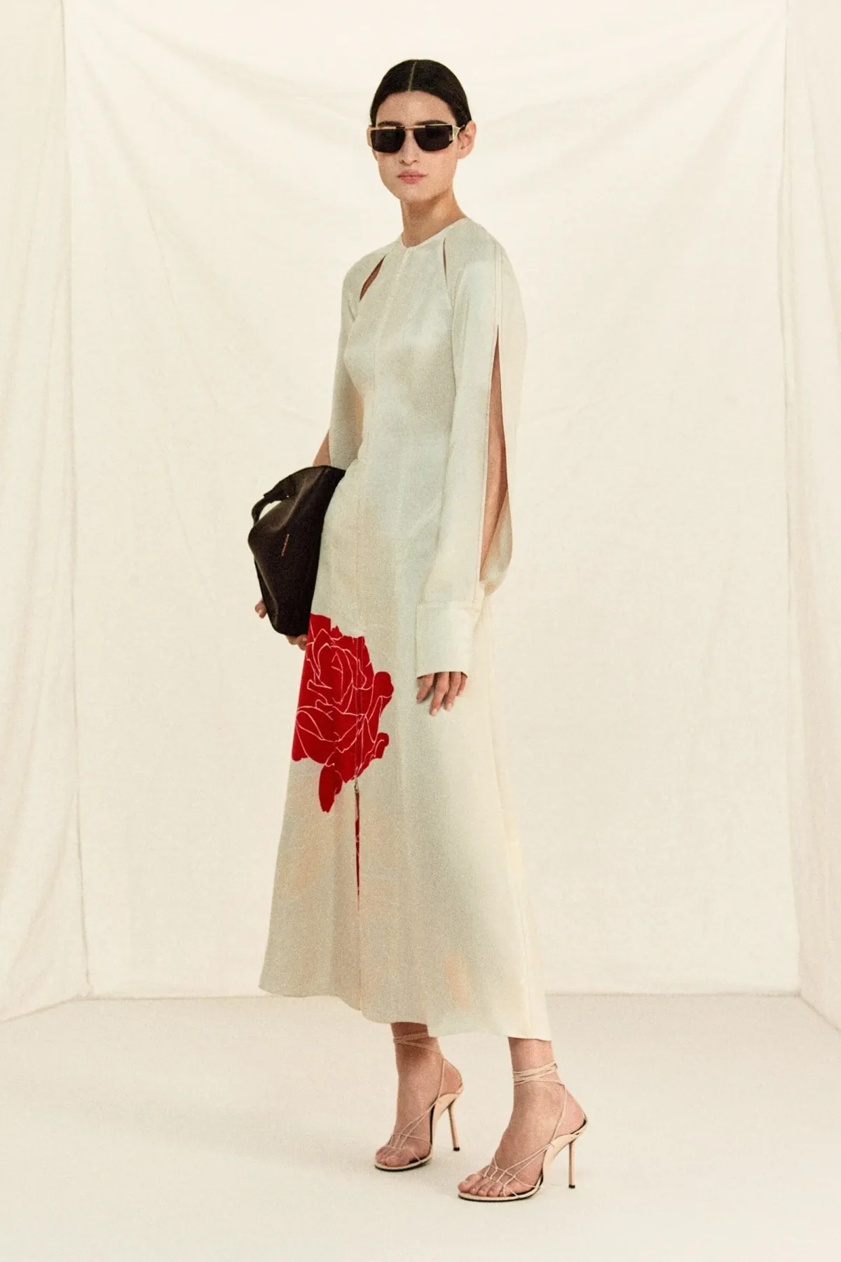 Victoria Beckham Resort 2026: Trở lại New York, nguồn cảm hứng từ hội họa và sự bất ngờ