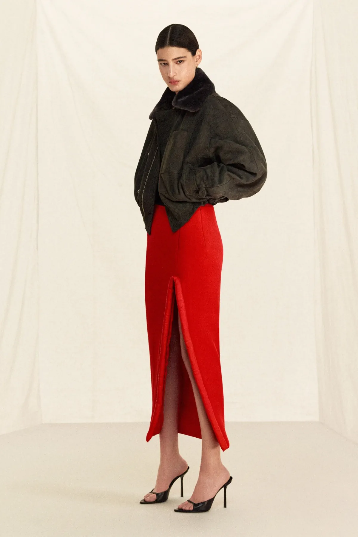 Victoria Beckham Resort 2026: Trở lại New York, nguồn cảm hứng từ hội họa và sự bất ngờ
