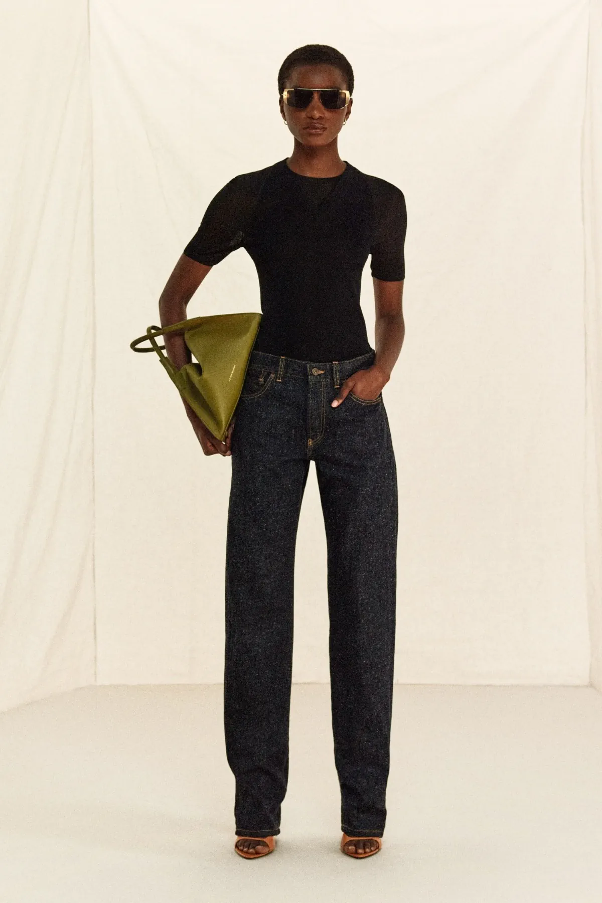 Victoria Beckham Resort 2026: Trở lại New York, nguồn cảm hứng từ hội họa và sự bất ngờ