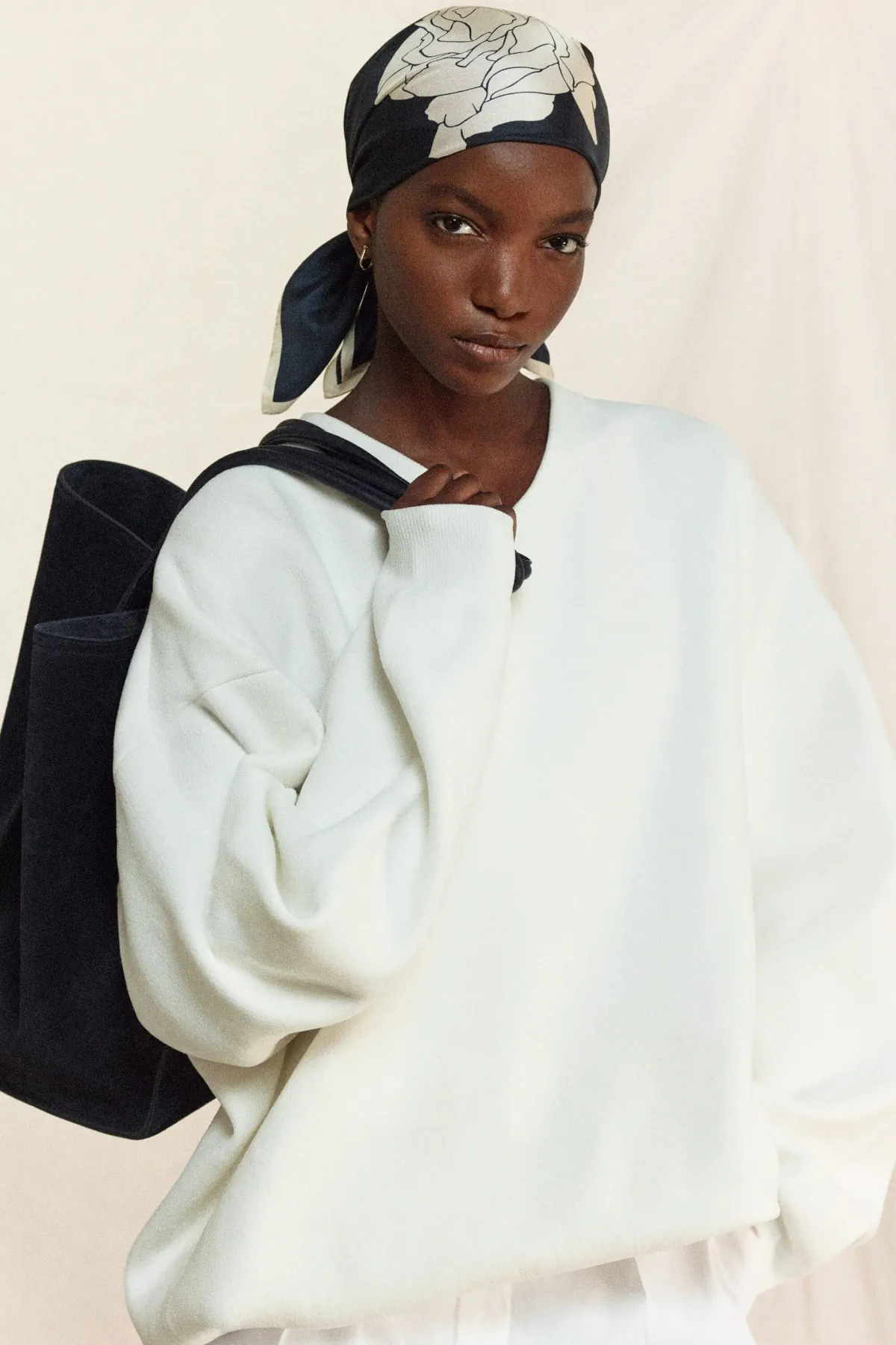 Victoria Beckham Resort 2026: Trở lại New York, nguồn cảm hứng từ hội họa và sự bất ngờ