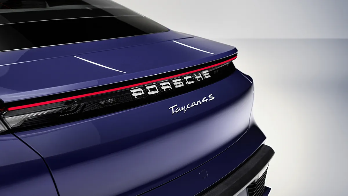 Ferragamo chúc mừng sinh nhật Porsche Italia với hai mẫu xe đặc biệt Ferragamo chúc mừng sinh nhật Porsche Italia với hai mẫu xe đặc biệt