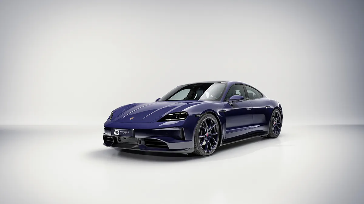 Ferragamo chúc mừng sinh nhật Porsche Italia với hai mẫu xe đặc biệt Ferragamo chúc mừng sinh nhật Porsche Italia với hai mẫu xe đặc biệt