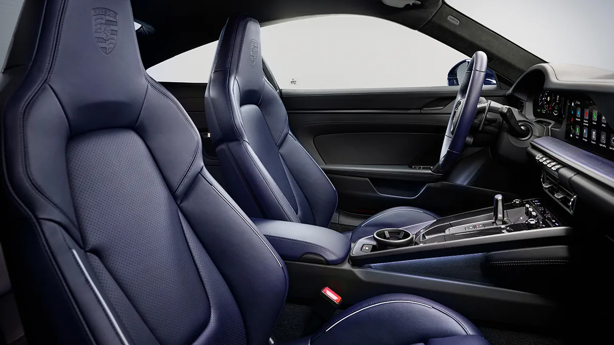 Ferragamo chúc mừng sinh nhật Porsche Italia với hai mẫu xe đặc biệt Ferragamo chúc mừng sinh nhật Porsche Italia với hai mẫu xe đặc biệt