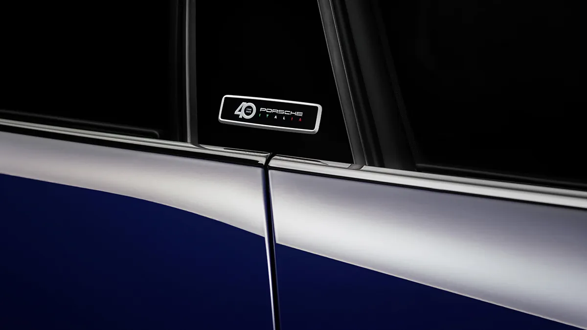 Ferragamo chúc mừng sinh nhật Porsche Italia với hai mẫu xe đặc biệt Ferragamo chúc mừng sinh nhật Porsche Italia với hai mẫu xe đặc biệt