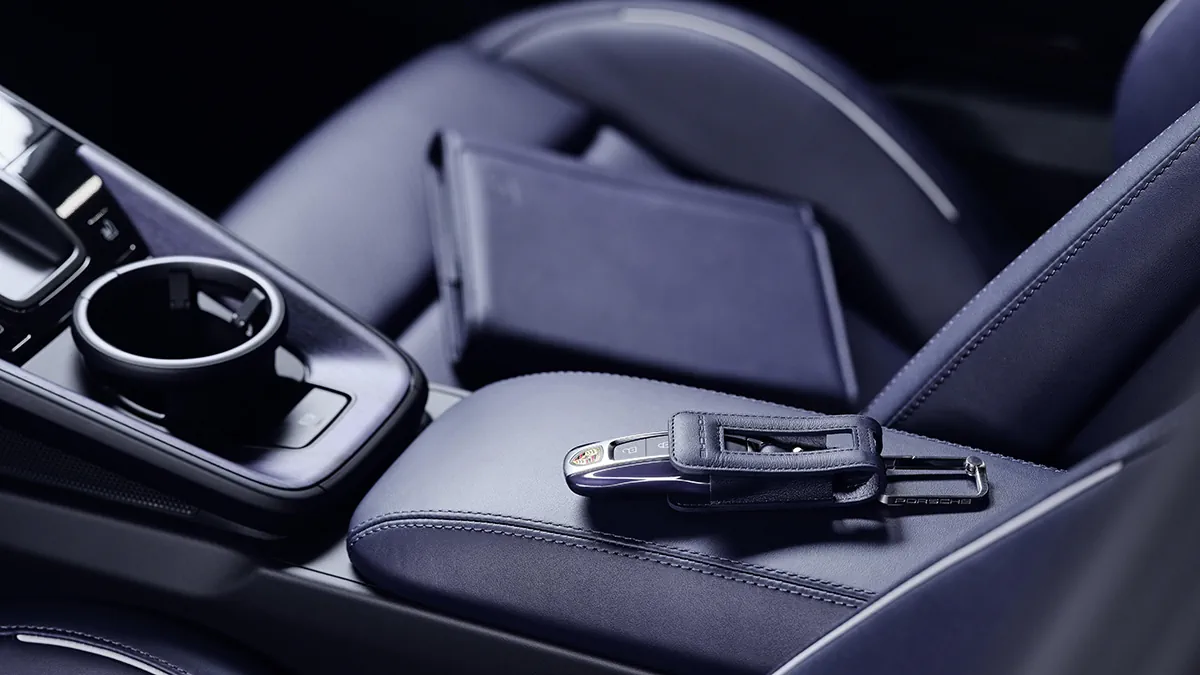 Ferragamo chúc mừng sinh nhật Porsche Italia với hai mẫu xe đặc biệt Ferragamo chúc mừng sinh nhật Porsche Italia với hai mẫu xe đặc biệt