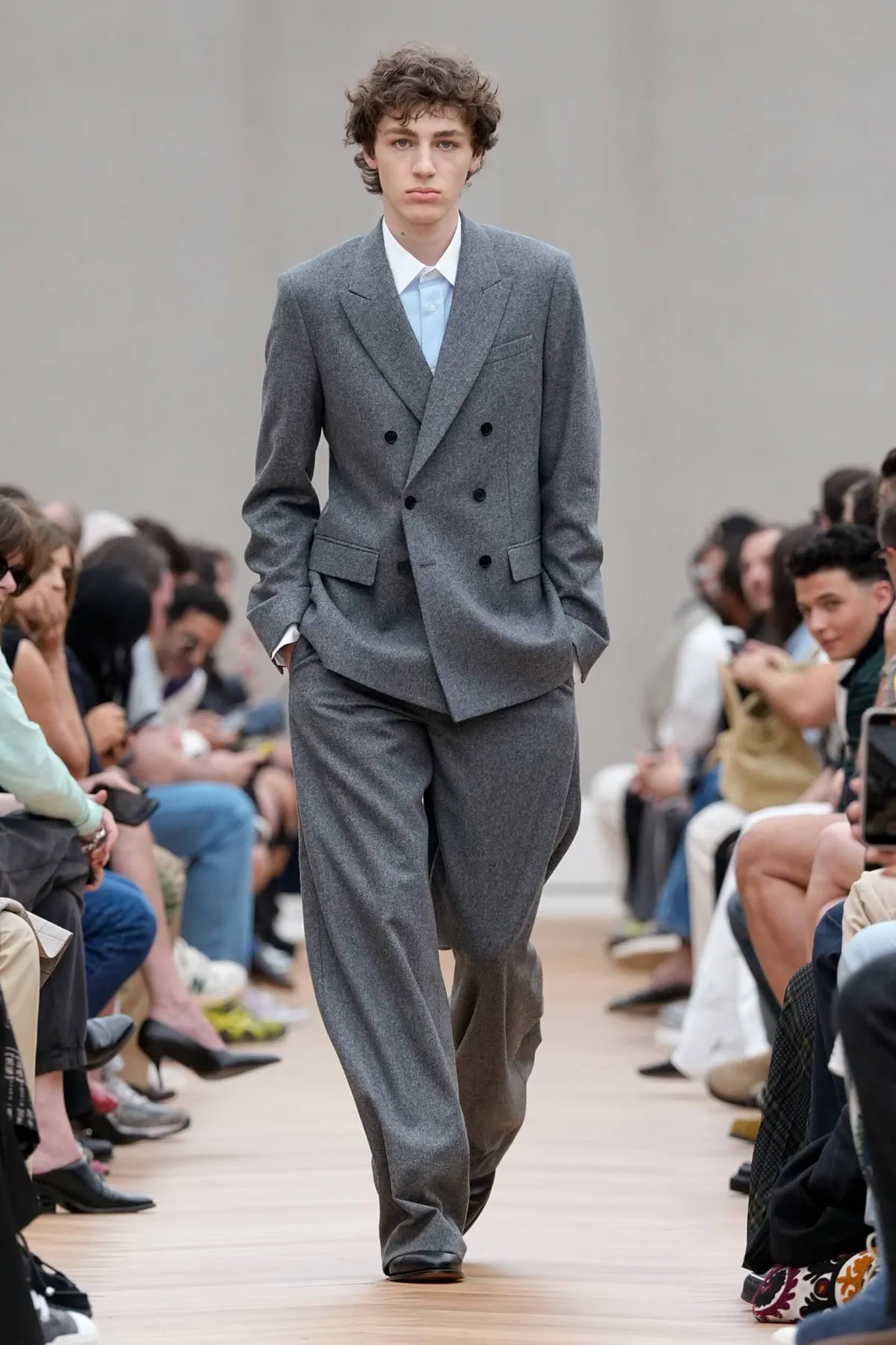 Dior Men Xuân/Hè 2026: Jonathan Anderson viết lại di sản Dior Men Xuân/Hè 2026