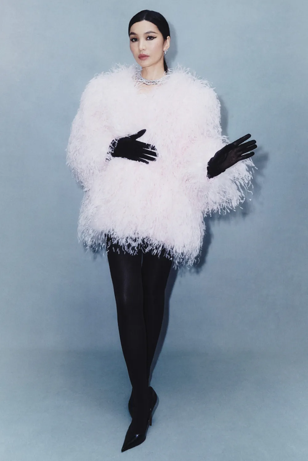 Vogue Singapore 06/2025: Gemma Chan chụp bởi Peter Ash Lee Vogue Singapore 06/2025: Gemma Chan chụp bởi Peter Ash Lee