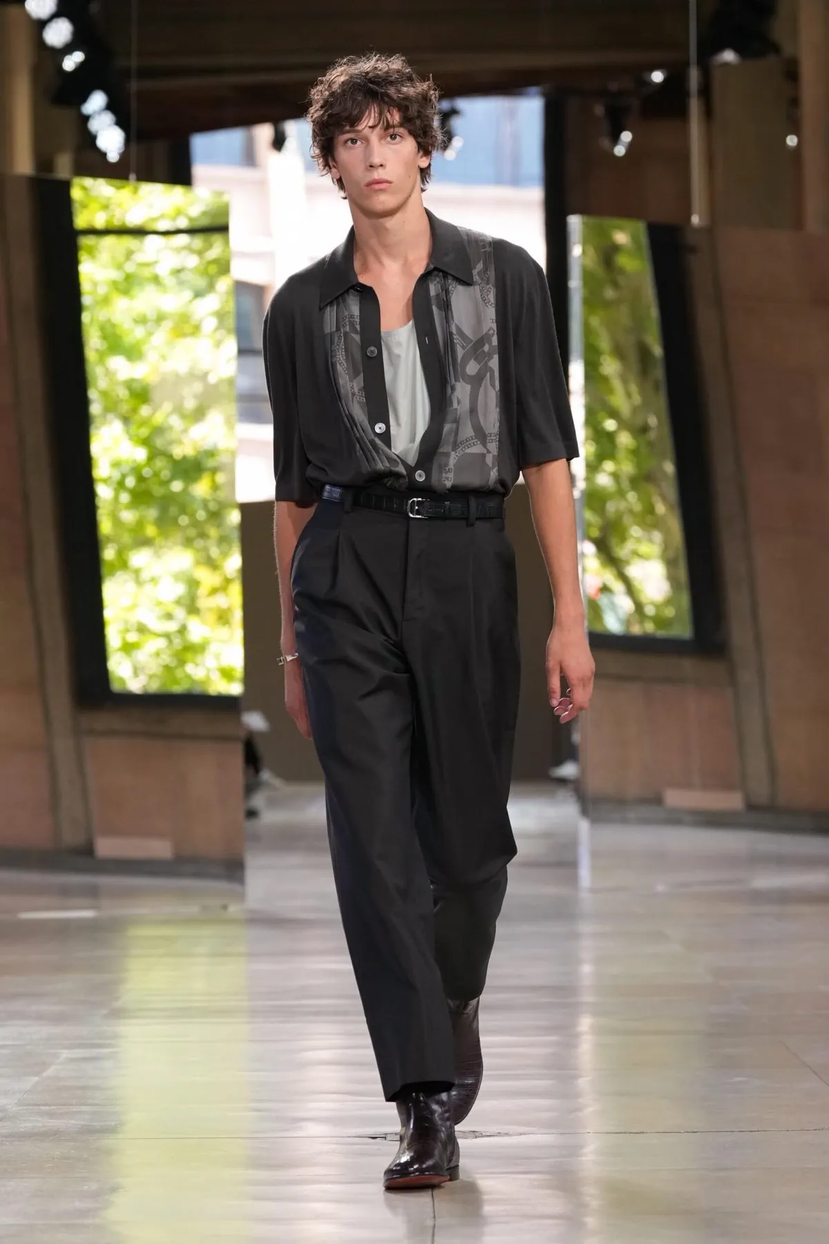 BST nam Hermès Xuân/Hè 2026
