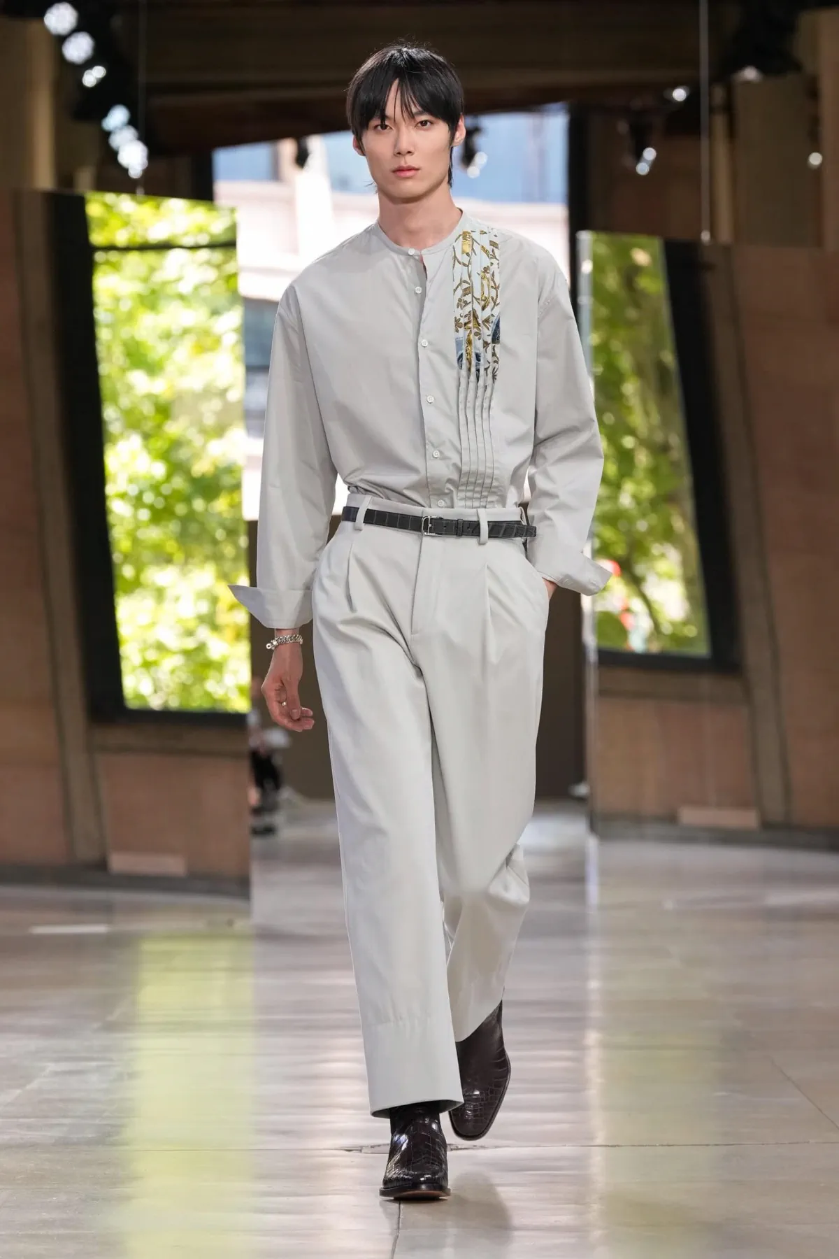 BST nam Hermès Xuân/Hè 2026