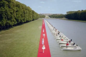 Jacquemus trở lại lâu đài Versailles cho bộ sưu tập Xuân/Hè 2026
