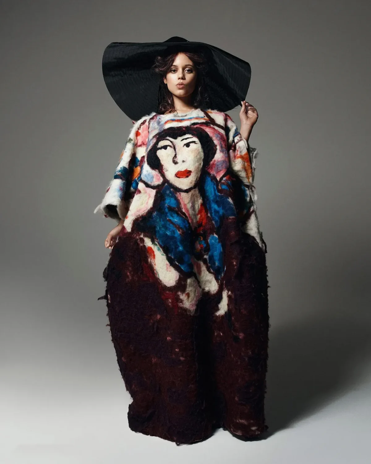 Harper's Bazaar US Hè 2025: Jenna Ortega chụp bởi Willy Vanderperre