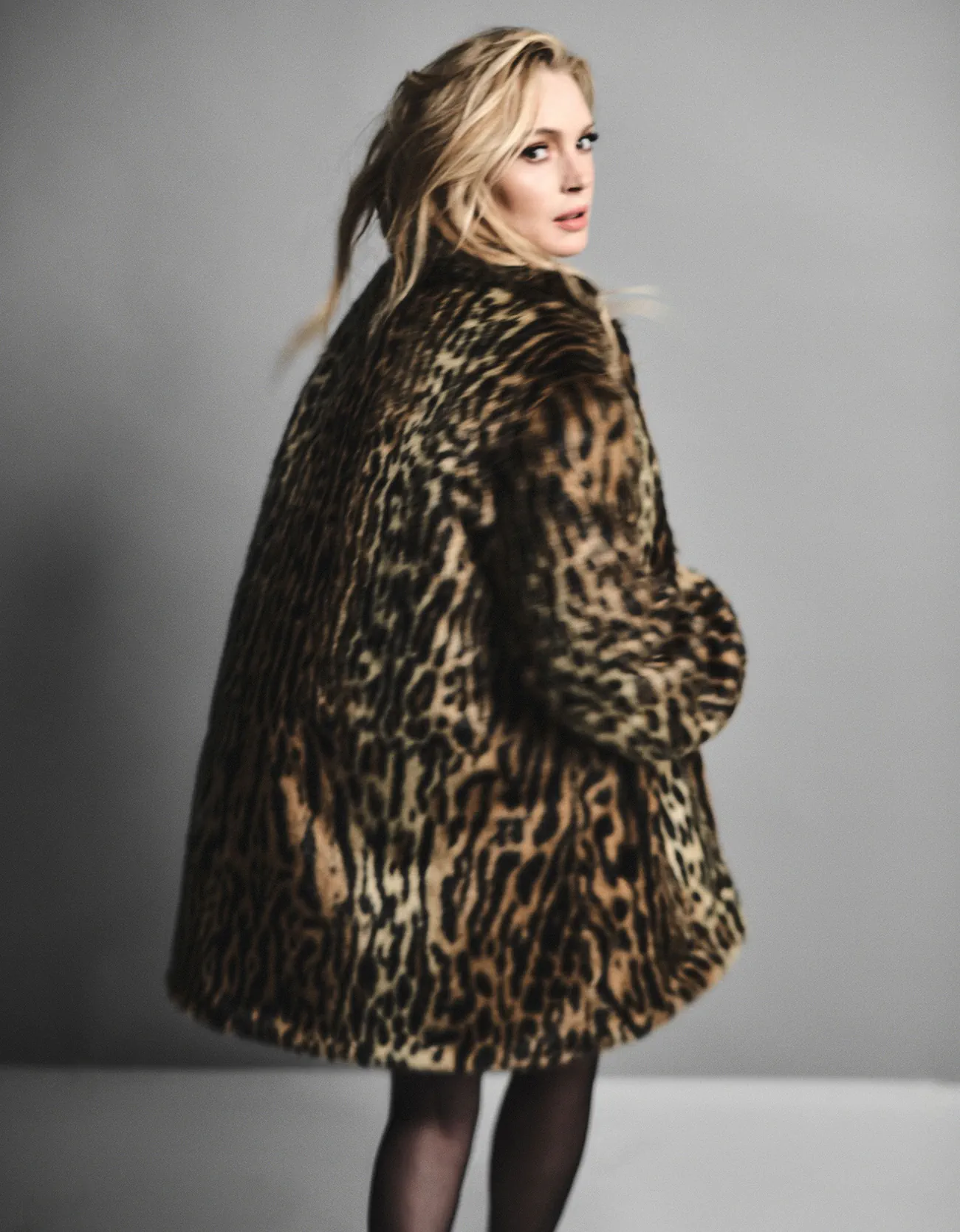 Elle US Hè 2025: Lindsay Lohan chụp bởi Chris Colls