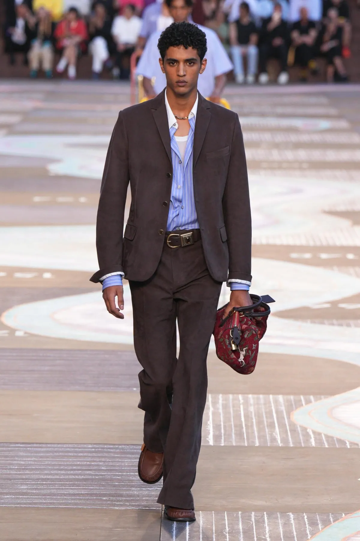 BST nam Louis Vuitton Xuân/Hè 2026