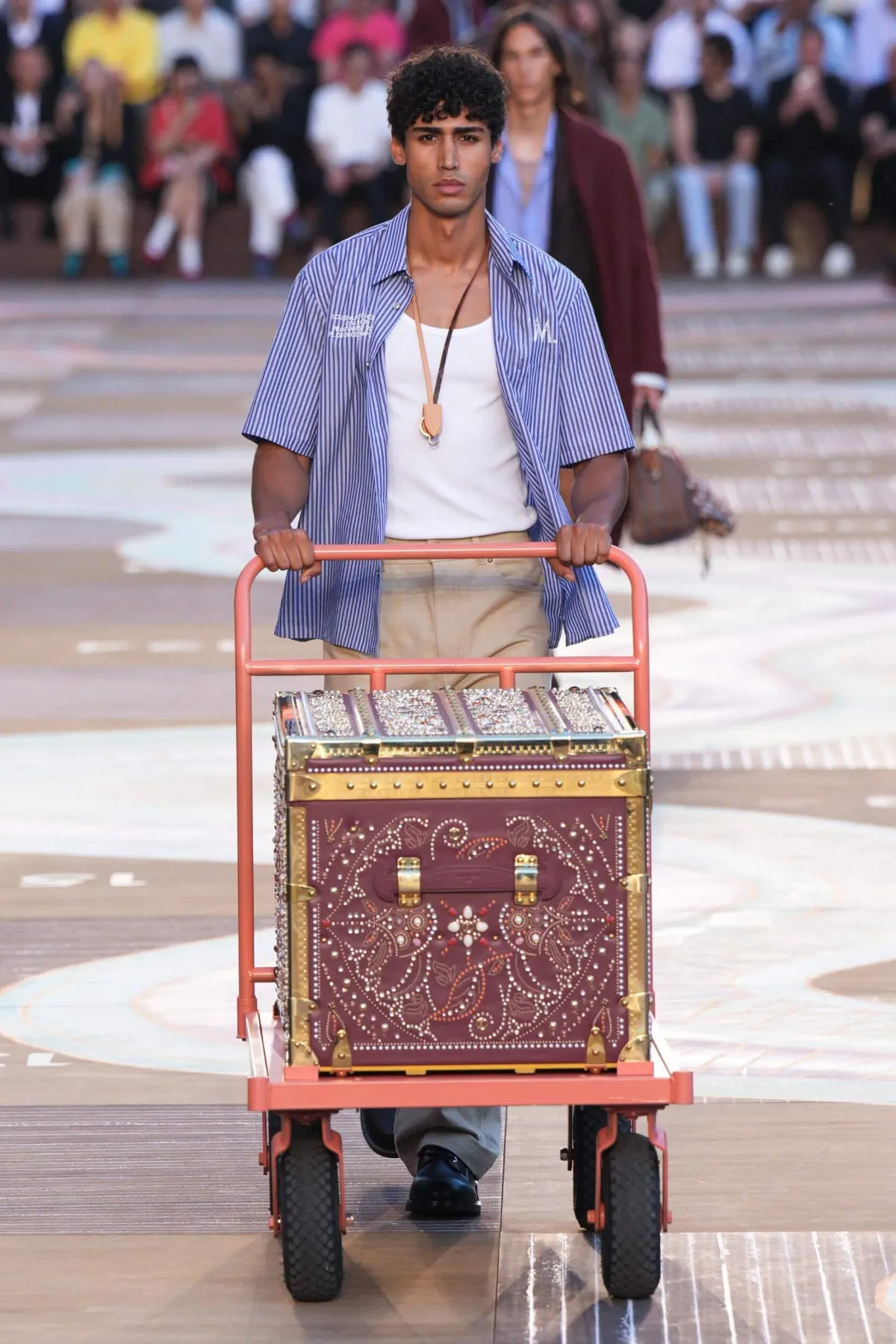BST nam Louis Vuitton Xuân/Hè 2026