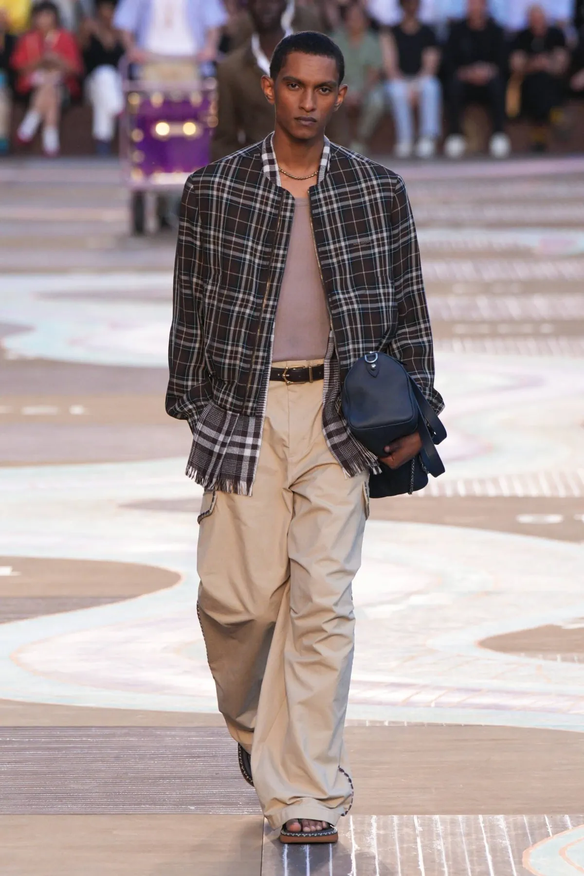BST nam Louis Vuitton Xuân/Hè 2026