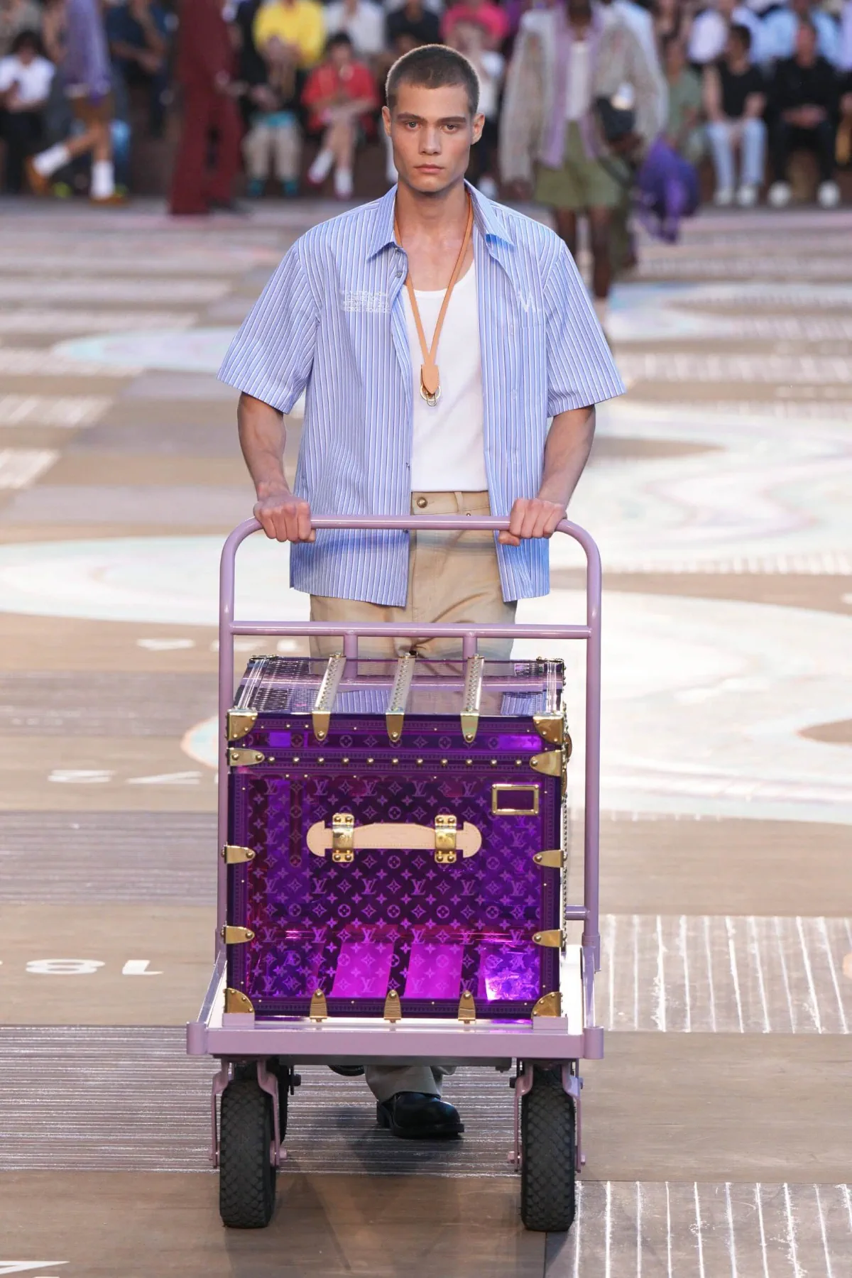 BST nam Louis Vuitton Xuân/Hè 2026