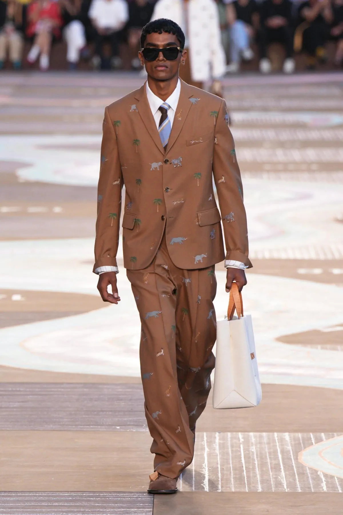 BST nam Louis Vuitton Xuân/Hè 2026