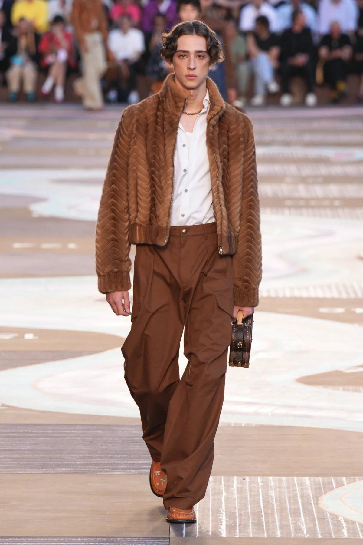BST nam Louis Vuitton Xuân/Hè 2026