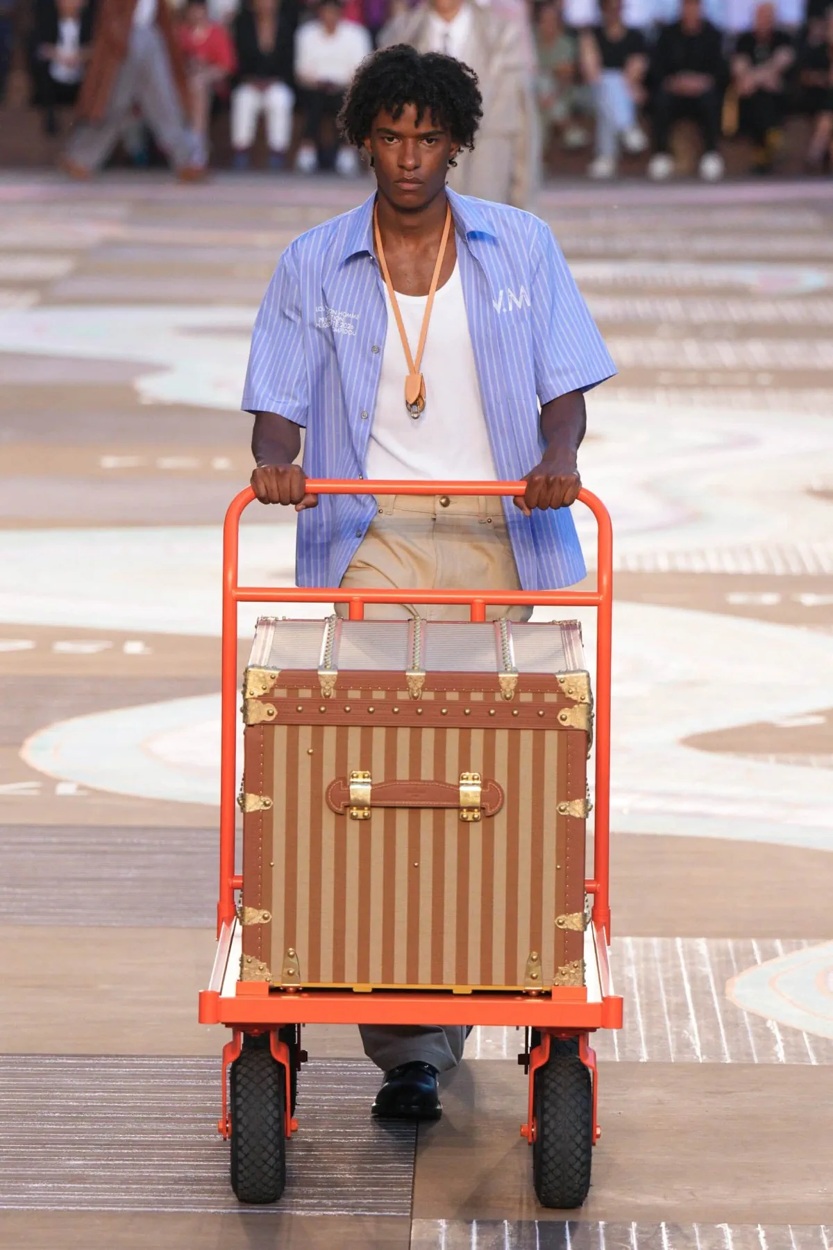 BST nam Louis Vuitton Xuân/Hè 2026