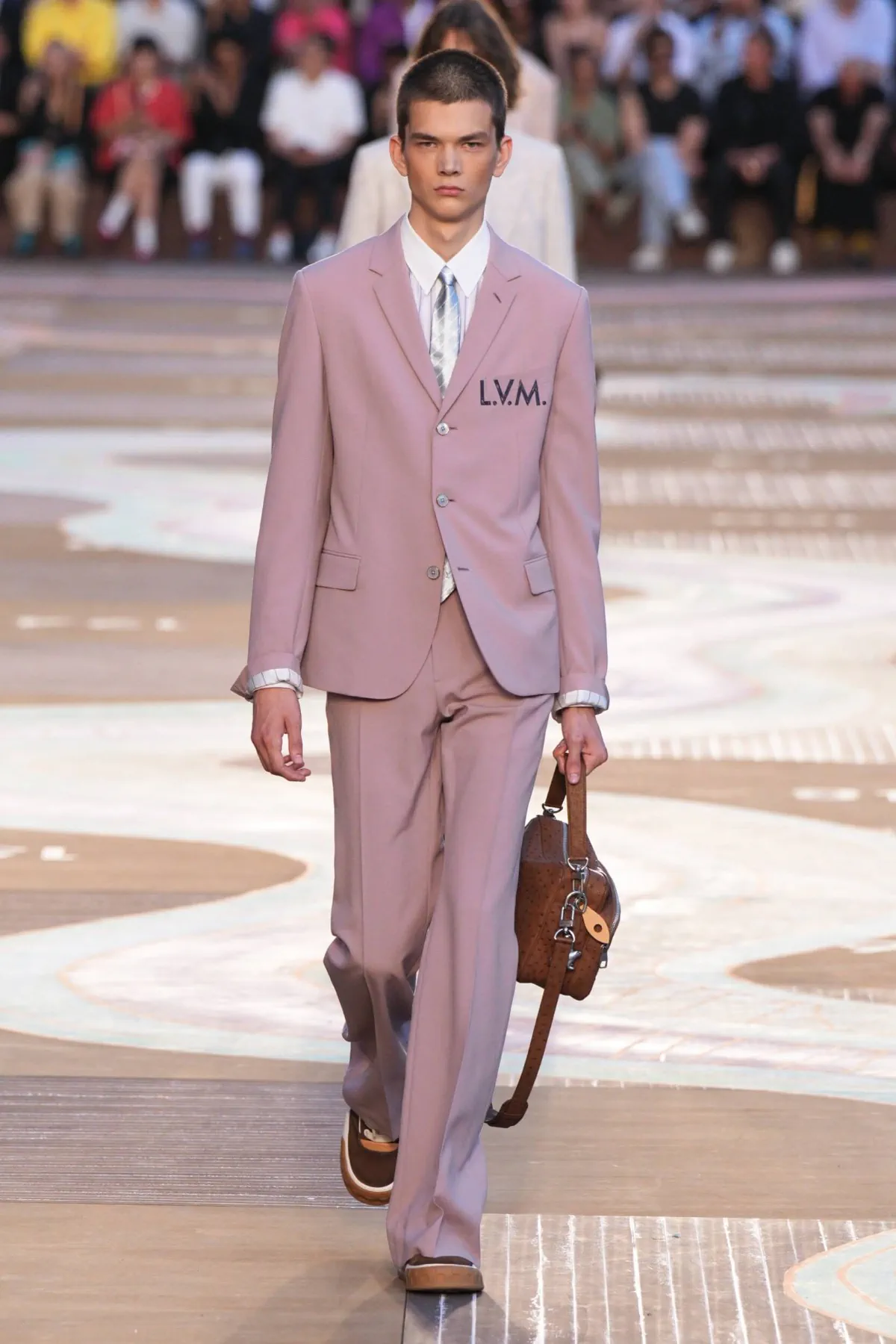 BST nam Louis Vuitton Xuân/Hè 2026