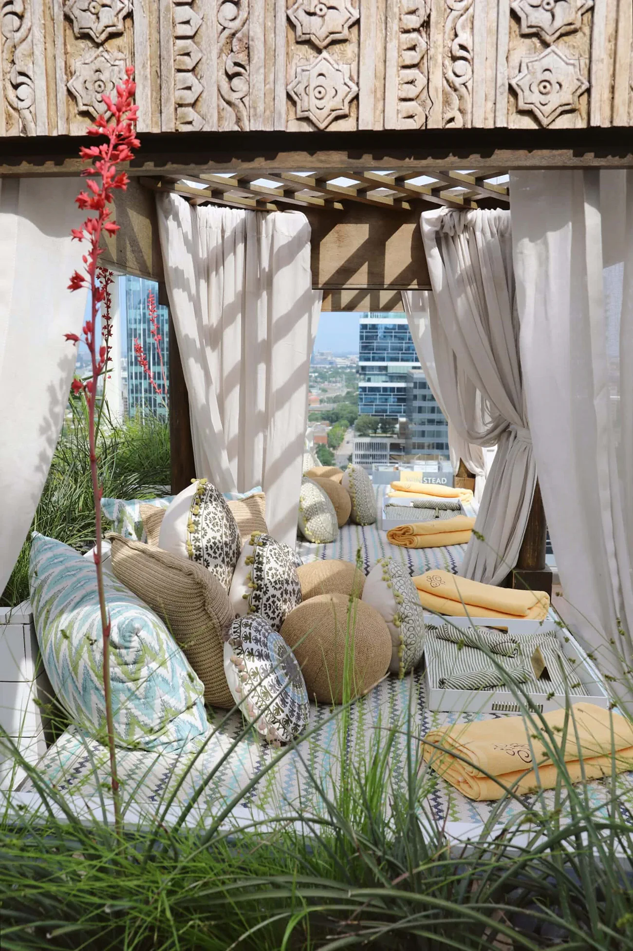 Missoni pop-up “hạ cánh” sân thượng Hôtel Swexan Dallas