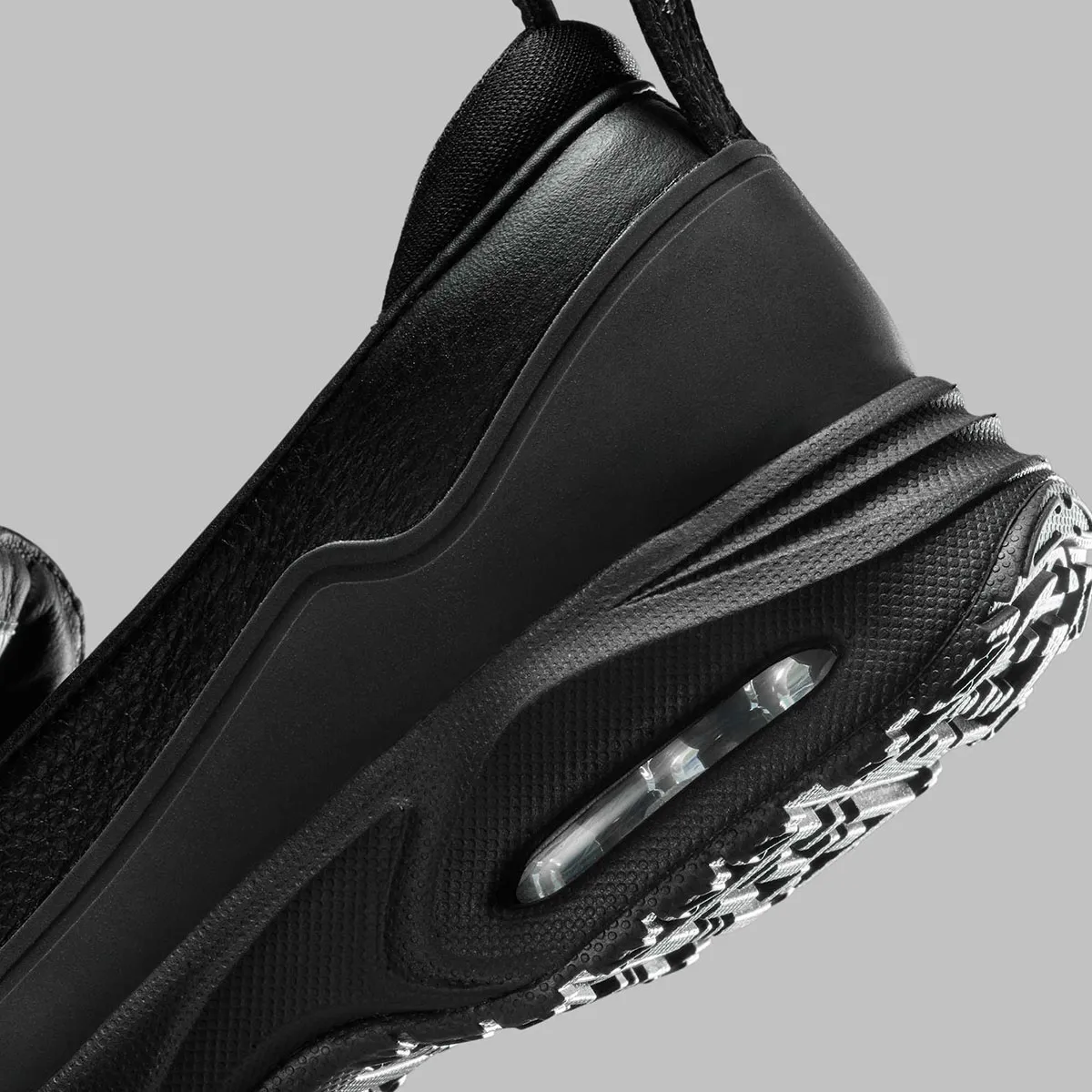 Nike Air Max Phenomena kết hợp phong cách thiết kế của Serena Williams với xu hướng giày lai sneaker/loafer Nike Air Max Phenomena kết hợp phong cách thiết kế của Serena Williams với xu hướng giày lai sneaker/loafer