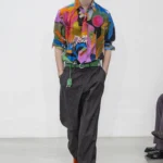 BST nam Paul Smith Xuân/Hè 2026 lấy cảm hứng từ trải nghiệm du lịch suốt nhiều thập kỷ của nhà thiết kế
