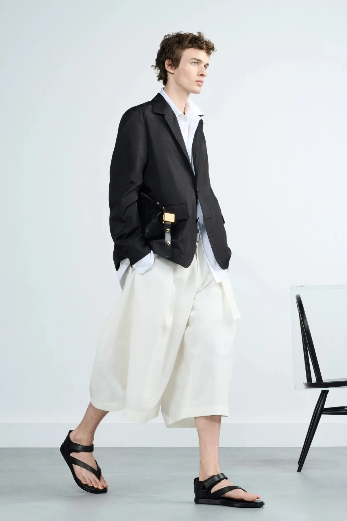 Sacai Xuân/Hè 2026 đặt sự thoải mái lên hàng đầu