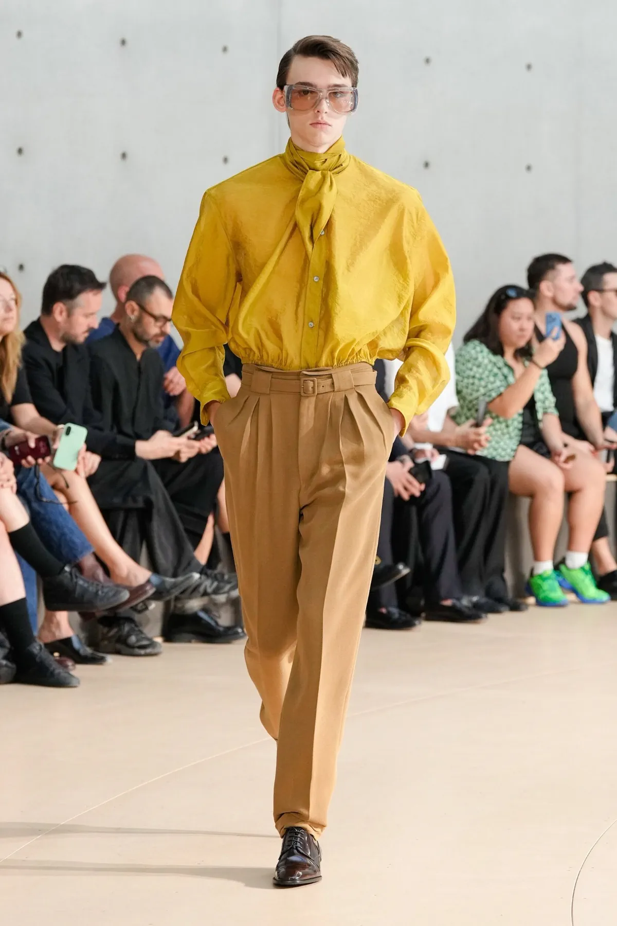BST nam Saint Laurent Xuân/Hè 2026