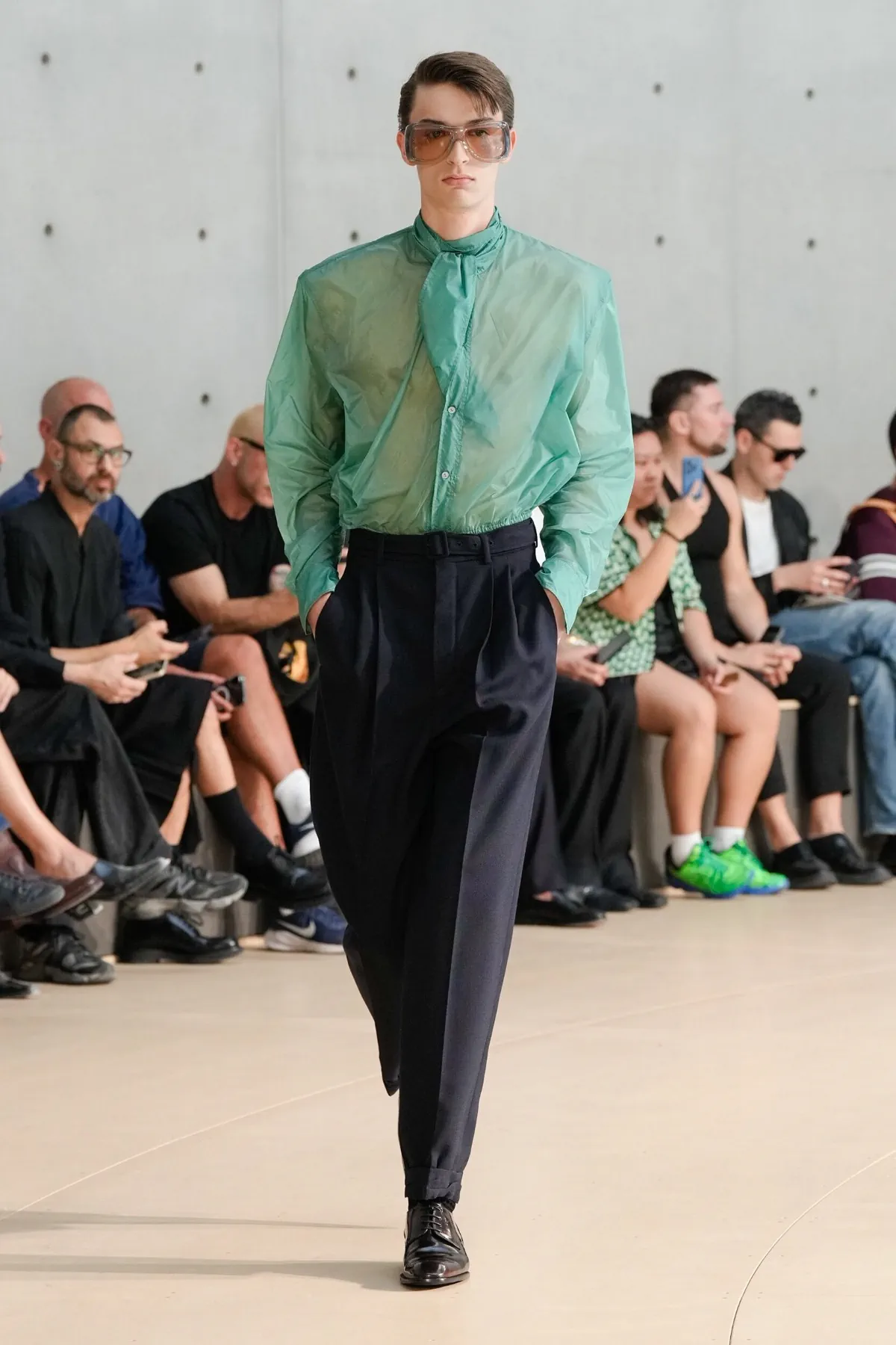 BST nam Saint Laurent Xuân/Hè 2026